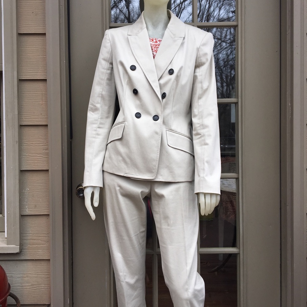 Bury berry women. Great for spring or summer.